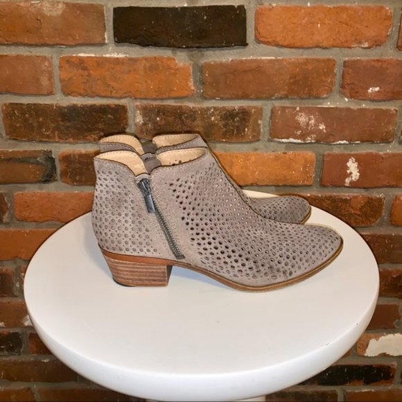 Lucky Brand Suede Perforated Booties Size 8.5 - Picture 3 of 8